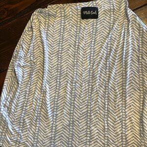 Milk Snob Car seat or nursing cover.